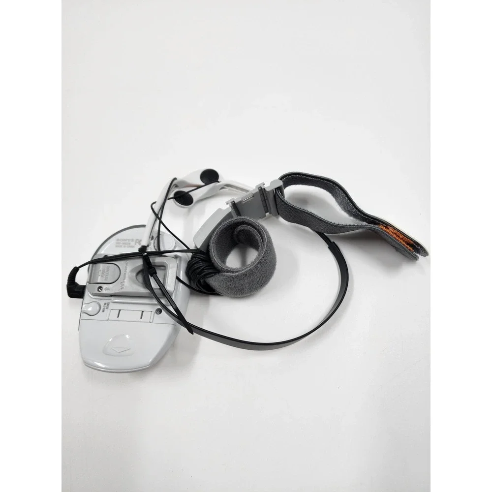 Sony Walkman SRF-M85W S2 Sports AM FM Weather Digital Radio Armband Headphones